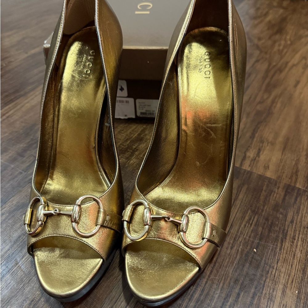 Gucci Horsebit Metallic Gold Peep Toe Heels